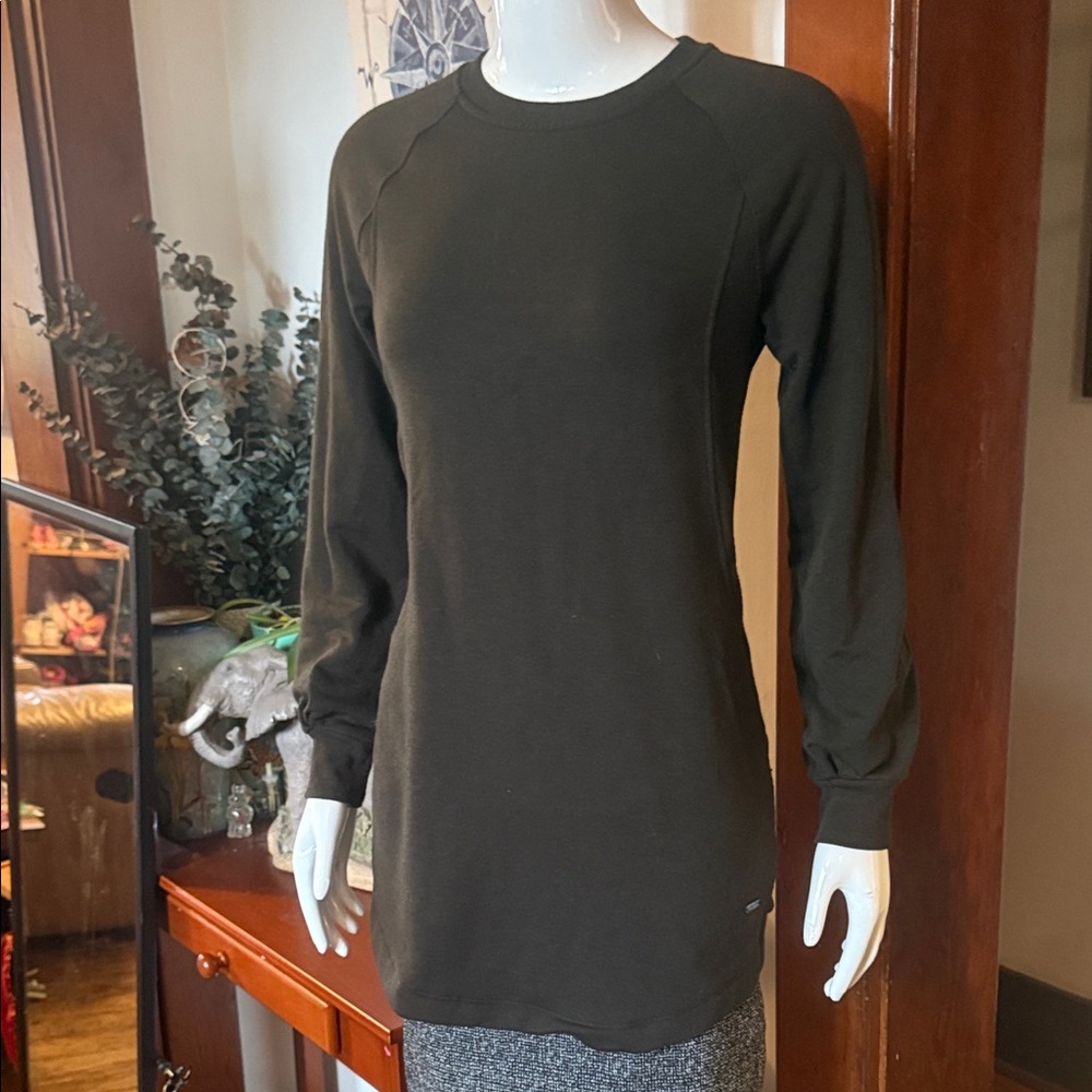 Hyba size XS dark brown/green Women's Long Sleeve Top. Super soft